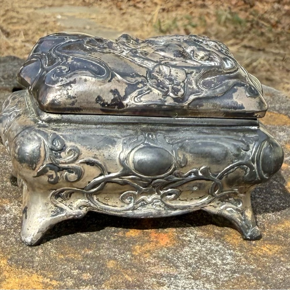 Art‎ Nouveau Metal Medium hinged trinket box #2